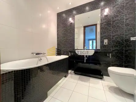 Warszawa ,  Leona Kruczkowskiego   11