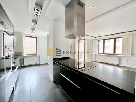 Warszawa ,  Leona Kruczkowskiego   4