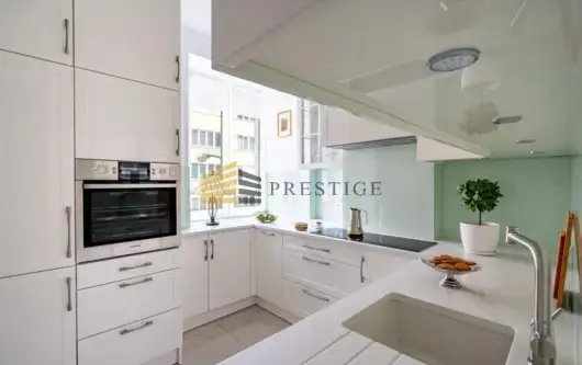 Warszawa ,  Wiejska   13