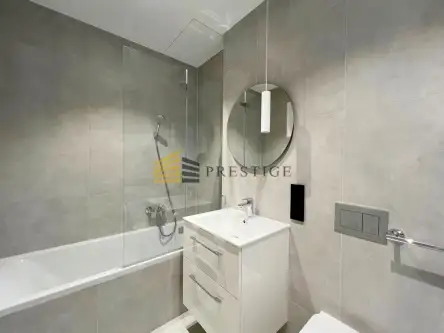 Warszawa ,  Prosta   8