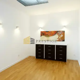 Warszawa ,  Hoża   9