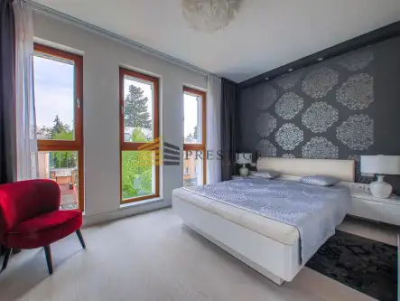 Warszawa ,  Różana   10