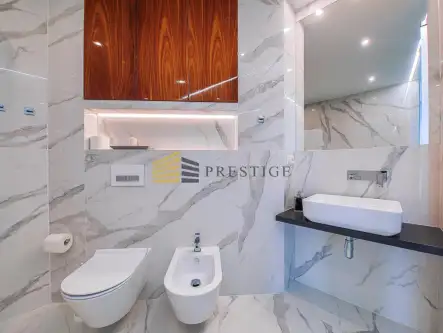 Warszawa ,  Różana   13