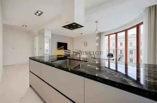 Warszawa ,  Mokotowska   4