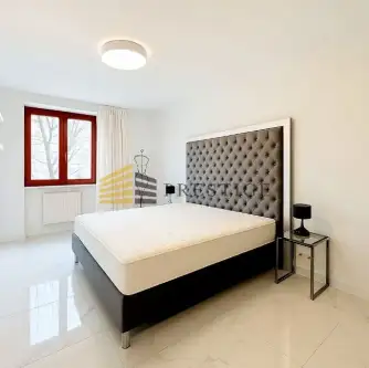 Warszawa ,  Mokotowska   8