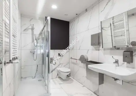 Warszawa ,  Aleja Jana Pawła Ii   3