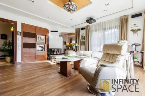 Warszawa ,  Rosy   10