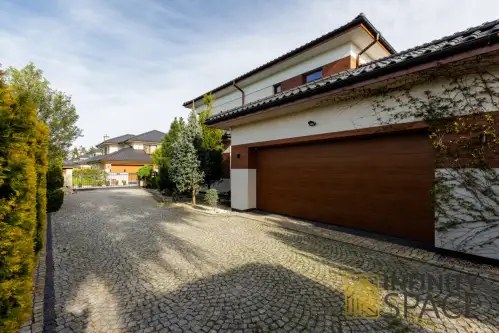 Warszawa ,  Rosy   5