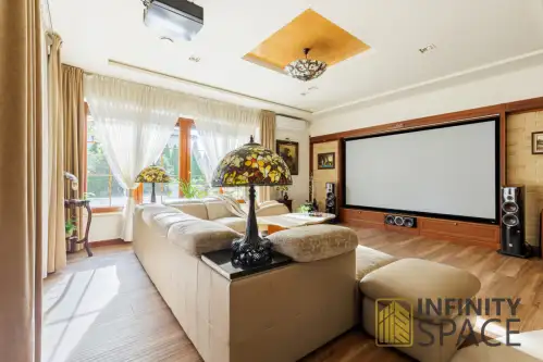 Warszawa ,  Rosy   8