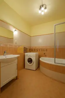 Warszawa ,  Łowicka   5