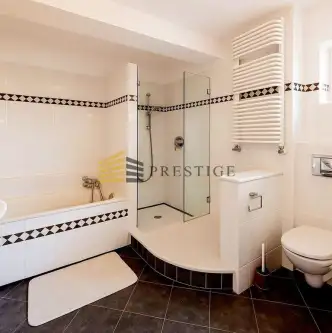 Warszawa ,  Jana Iii Sobieskiego   8