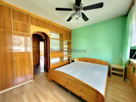 Łódź ,  Fiodora Dostojewskiego 8   11