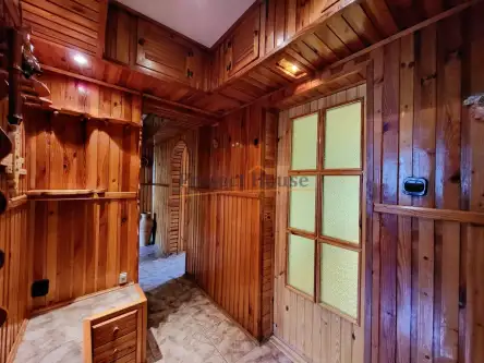 Łódź ,  Fiodora Dostojewskiego 8   16