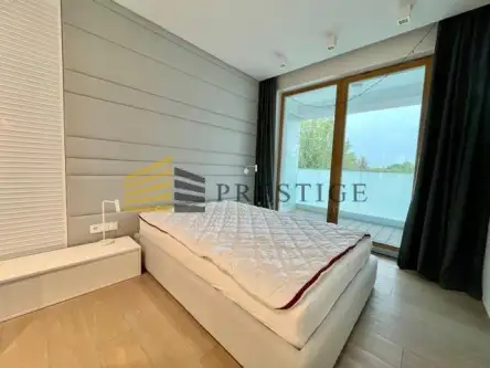 Warszawa ,  Różana   11