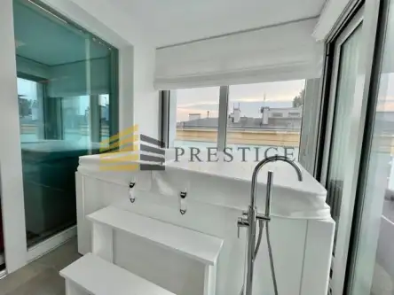 Warszawa ,  Różana   18