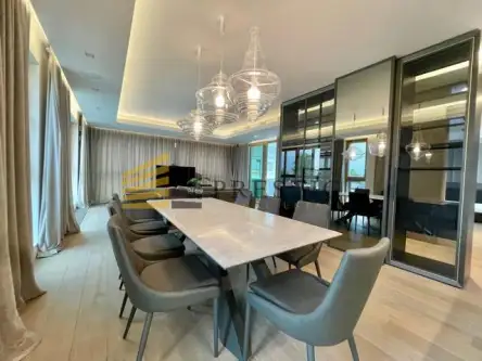 Warszawa ,  Różana   3