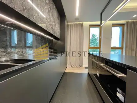 Warszawa ,  Różana   5