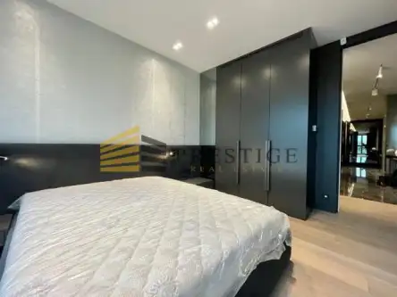 Warszawa ,  Różana   8