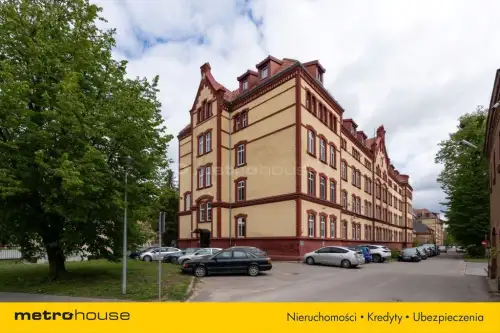 Biskupiec ,  Aleja broni   4