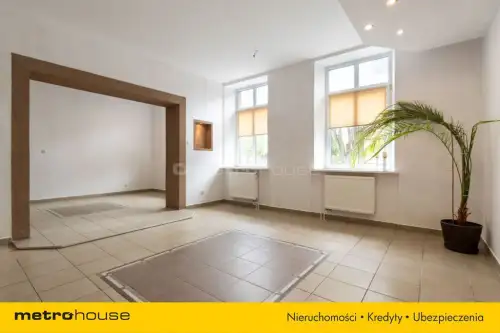 Biskupiec ,  Aleja broni   10