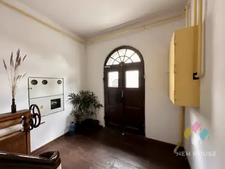 Mikołajki ,  Plac Wolności   10