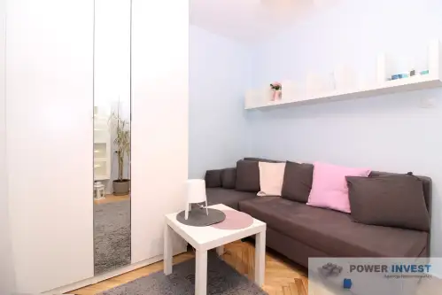 Kraków ,  Gnieźnieńska   6