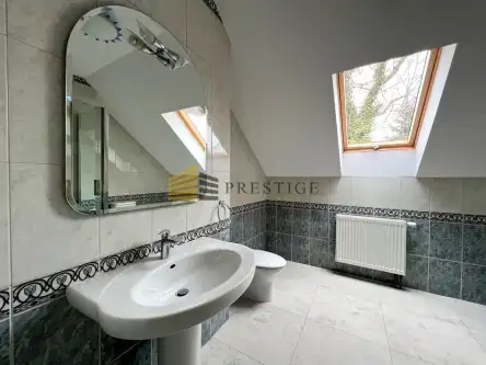 Warszawa ,  Uprawna   10