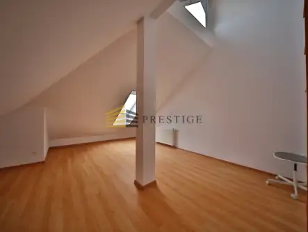 Warszawa ,  Uprawna   11