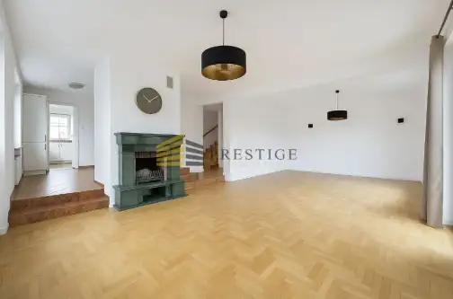 Warszawa ,  Uprawna   2