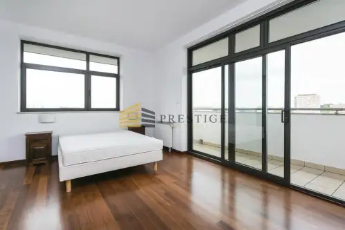 Warszawa ,  Podchorążych   7