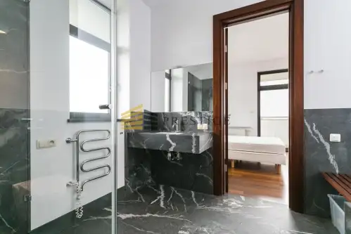 Warszawa ,  Podchorążych   8