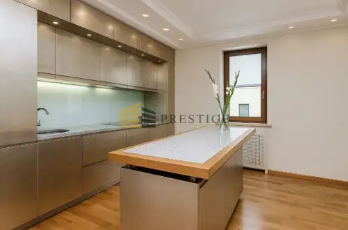 Warszawa ,  Płyćwiańska   4