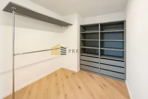 Warszawa ,  Domaniewska   8