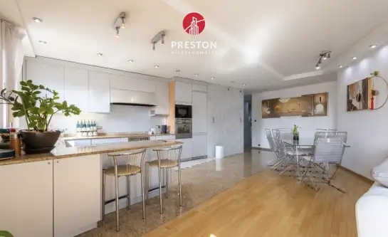 Warszawa ,  Aleja Jana Pawła Ii   4