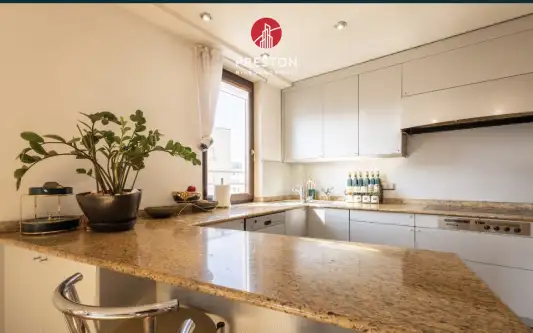 Warszawa ,  Aleja Jana Pawła Ii   8