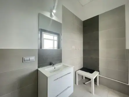 Kielce ,  Kongresowa   8