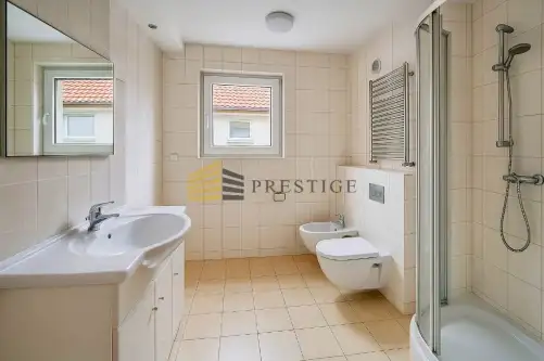 Bielawa ,  Warszawska   8