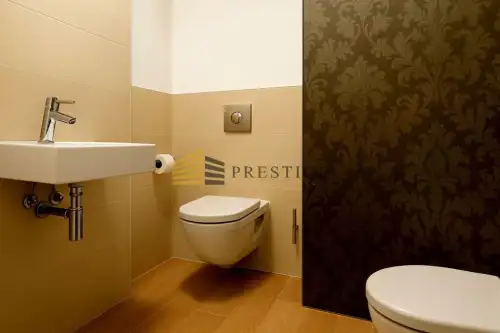 Warszawa ,  Jugosłowiańska   8