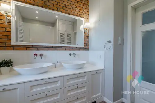 Olsztyn ,  Armii Krajowej   20