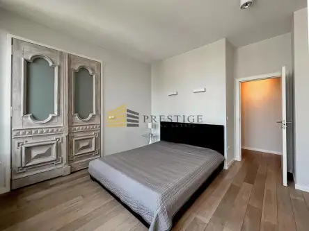 Warszawa ,  Leszczyńska   12