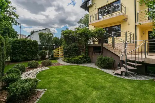 Warszawa ,  Truskawiecka   7