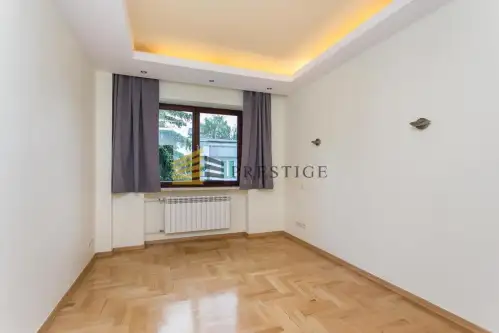 Warszawa ,  Truskawiecka   8