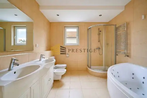 Bielawa ,  Warszawska   9