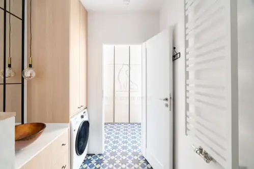 Poznań ,  Towarowa   7