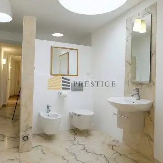 Warszawa ,  Hoża   12