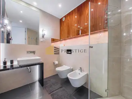 Warszawa ,  Różana   8