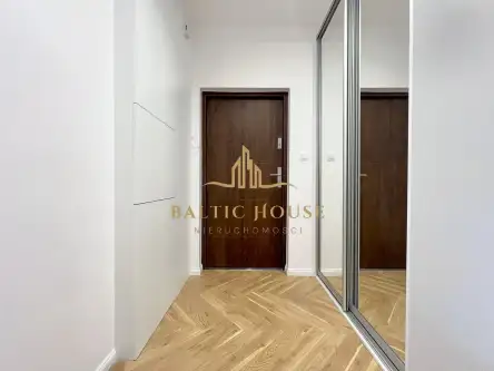 Gdynia ,  Żwirki i Wigury   8