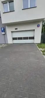 Warszawa ,  Wierna   8