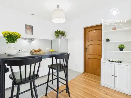 Mikołajki ,  Plac Wolności   10