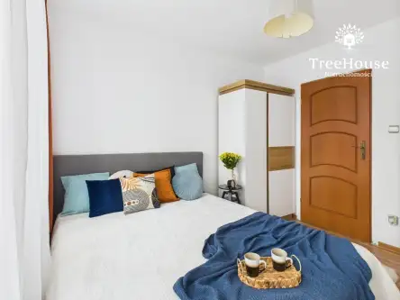 Mikołajki ,  Plac Wolności   12